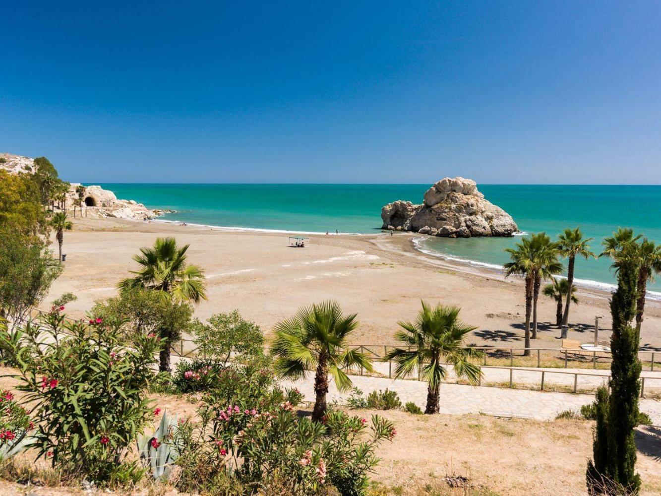 Apartamento Los Tres Soles Malaga Luaran gambar