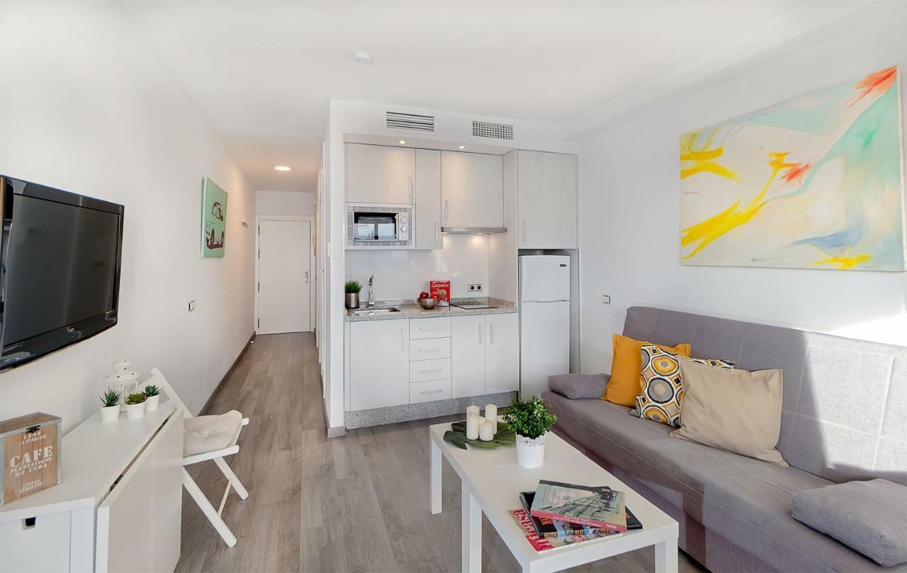 Apartamento Los Tres Soles Malaga Luaran gambar